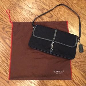 Coach signature pattern shoulder purse
